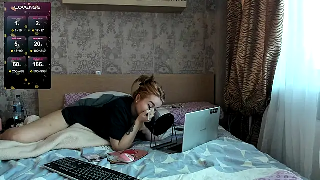 purebeautie13 online show from 25, 12, 2024