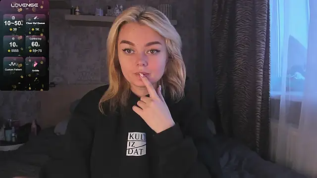 purebeautie13 online show from 30, 1, 2025