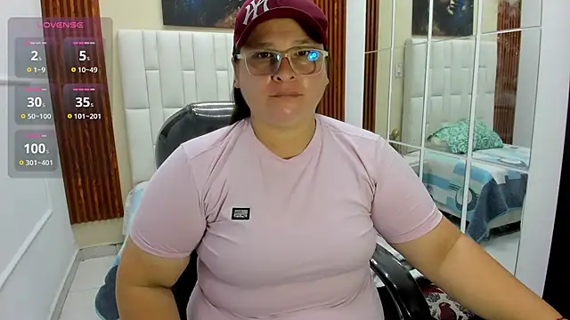 Snapshot of katty_femdom chatting on 9, 7, 2026 katty femdom online show from 9, 7, 2026