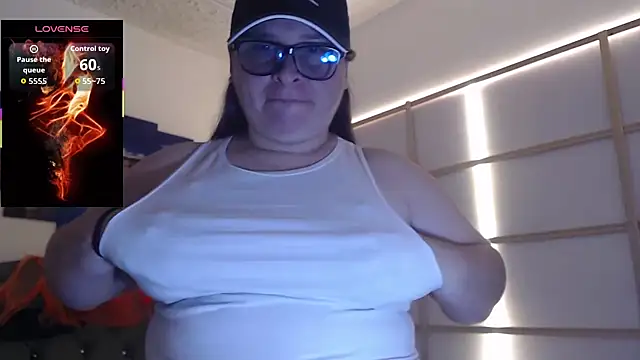 Snapshot of katty_femdom chatting on 2, 11, 2025 katty femdom online show from 2, 11, 2025