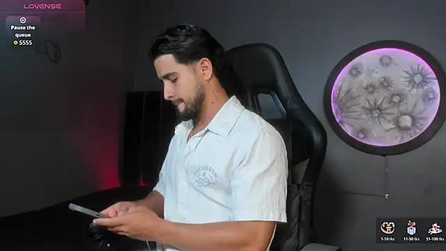 khriss brown online show from 19, 11, 2025