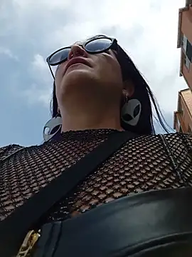 sophie banger online show from 4, 4, 2026