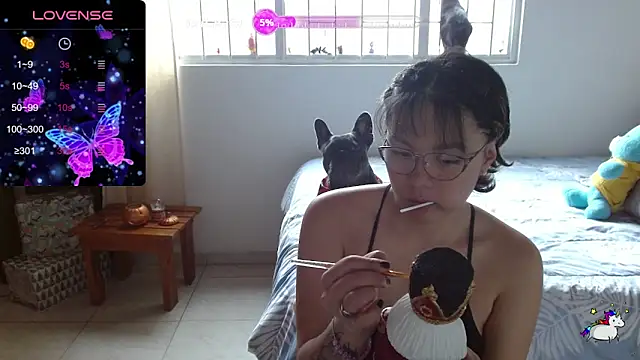 TRIXIE TANG28 online show from 22, 12, 2025