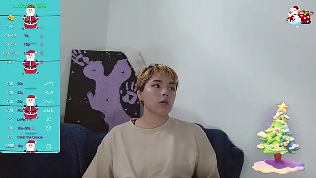 TRIXIE TANG28 online show from 24, 12, 2024