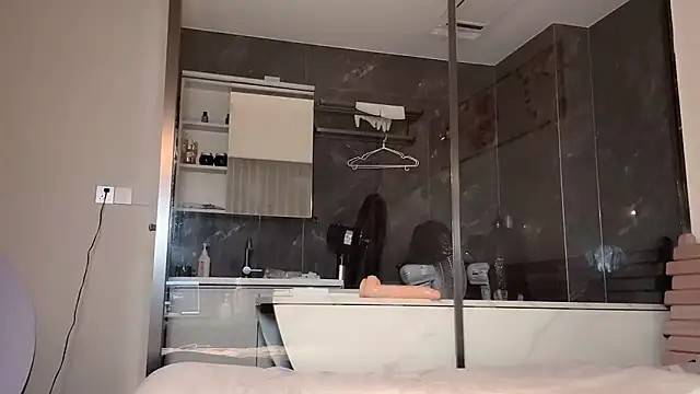 Krismil3 online show from 21, 4, 2026