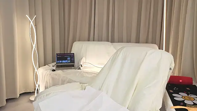 2hyun online show from 1, 12, 2025