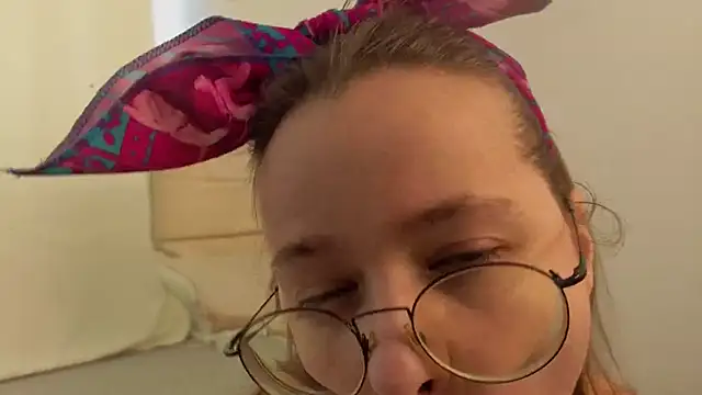 Snapshot of CassieCool chatting on 17, 10, 2025 CassieCool online show from 17, 10, 2025