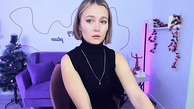 BritnieCute online show from 18, 12, 2024