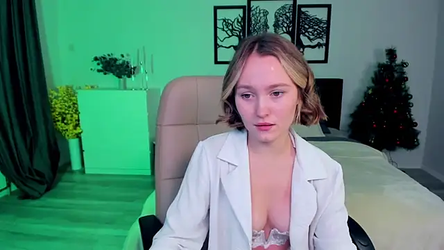 BritnieCute online show from 28, 1, 2025