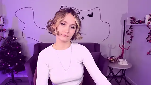 BritnieCute online show from 10, 12, 2024