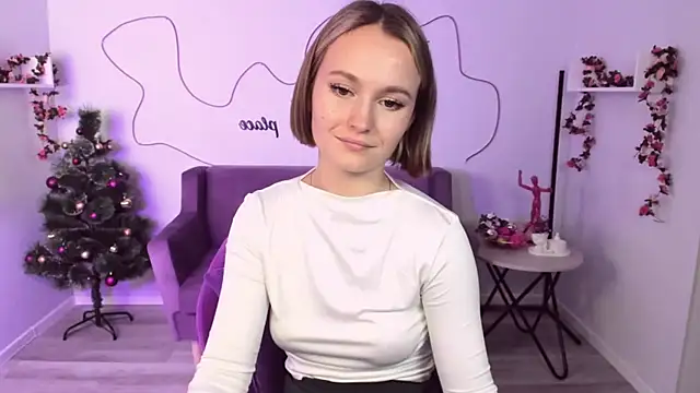 BritnieCute online show from 12, 12, 2024