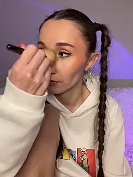 cutte dora online show from 28, 2, 2026