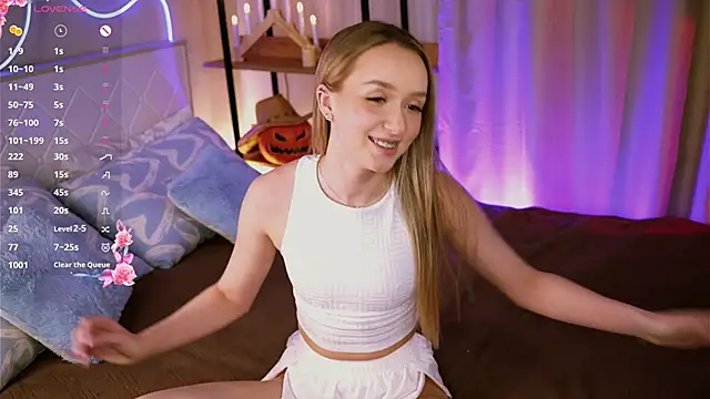 HollisBeckett online show from 9, 3, 2025