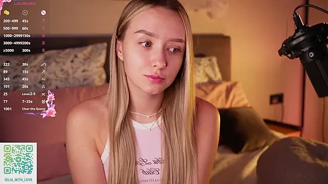 HollisBeckett online show from 11, 11, 2025