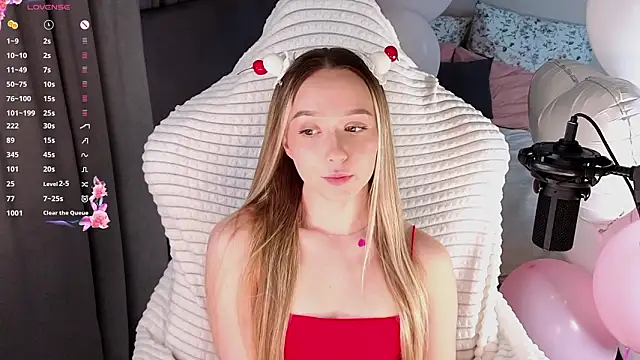 HollisBeckett online show from 8, 3, 2026