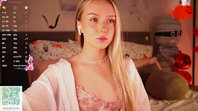 HollisBeckett online show from 21, 10, 2025