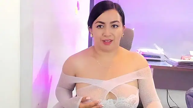 Kimkalifa  online show from 30, 9, 2025