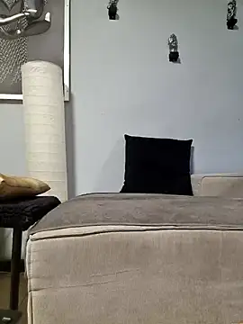 dickinyouto online show from 19, 1, 2025