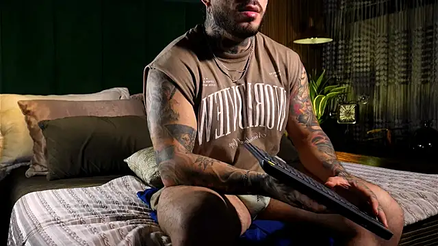 LeoSalvatore  online show from 9, 3, 2025