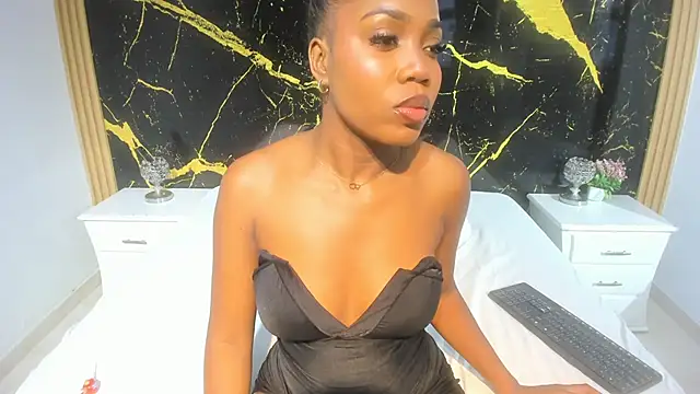 Snapshot of CarlieLyn chatting on 12, 2, 2026 CarlieLyn online show from 12, 2, 2026