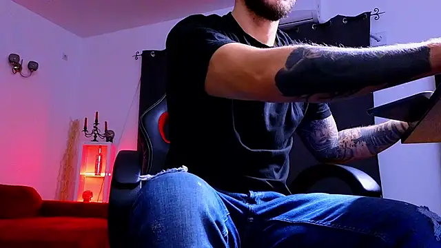 MightyAaron66 online show from 17, 10, 2025