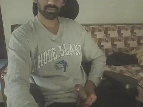 Snapshot of dominanthubby chatting on 21, 2, 2025 dominanthubby online show from 21, 2, 2025