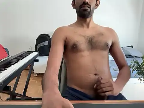 Snapshot of dominanthubby chatting on 25, 4, 2026 dominanthubby online show from 25, 4, 2026