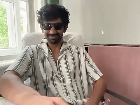 Snapshot of dominanthubby chatting on 4, 6, 2026 dominanthubby online show from 4, 6, 2026