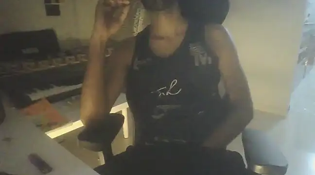 Snapshot of dominanthubby chatting on 5, 12, 2024 dominanthubby online show from 5, 12, 2024