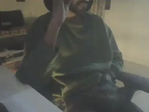 Snapshot of dominanthubby chatting on 4, 12, 2024 dominanthubby online show from 4, 12, 2024