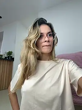 Snapshot of cuteluci_ chatting on 30, 6, 2026 cuteluci online show from 30, 6, 2026