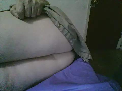 Emilylyn2501 online show from 8, 11, 2025