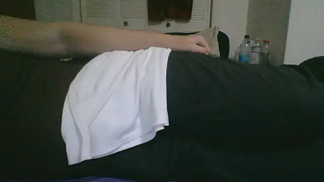 Emilylyn2501 online show from 12, 1, 2026