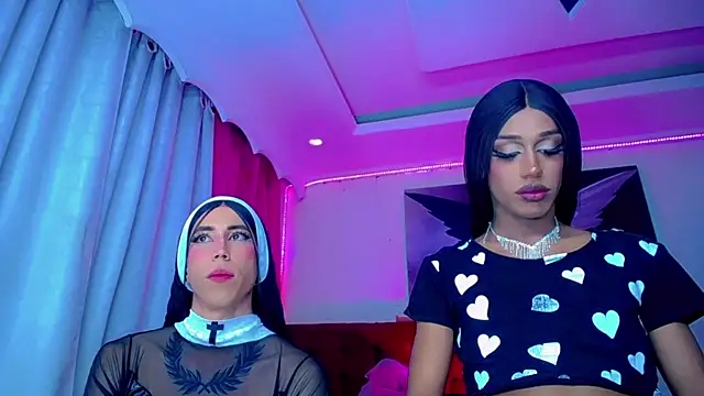 NahomiCamper online show from 19, 10, 2025