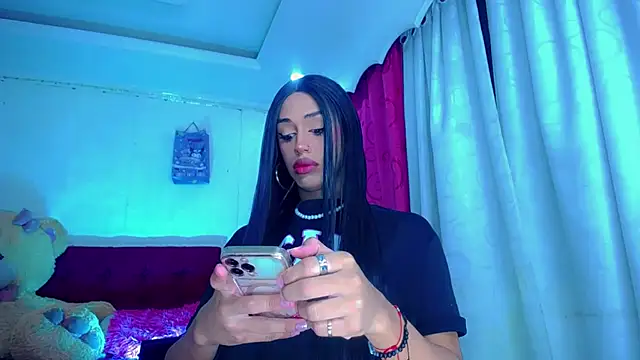 NahomiCamper online show from 30, 4, 2026