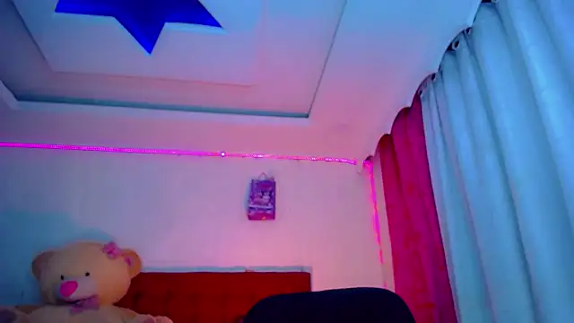 NahomiCamper online show from 24, 3, 2026