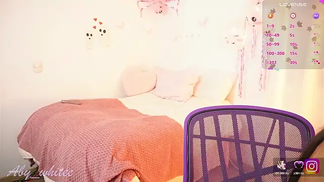 AbyWhitee online show from 29, 10, 2025