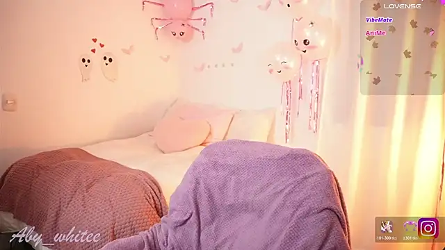 AbyWhitee online show from 24, 10, 2025