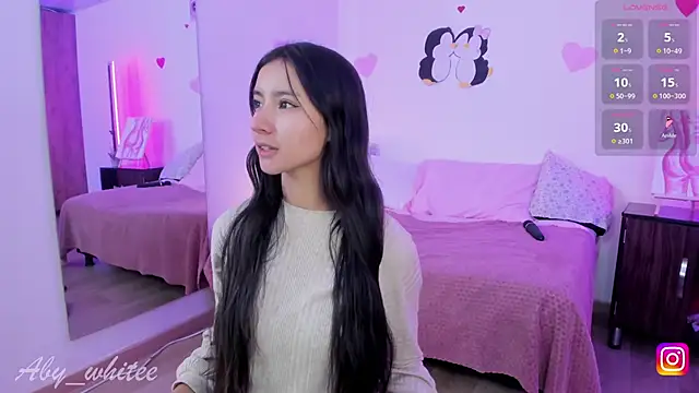 AbyWhitee online show from 4, 3, 2025