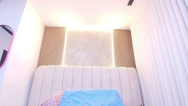 kata hazel online show from 27, 3, 2026