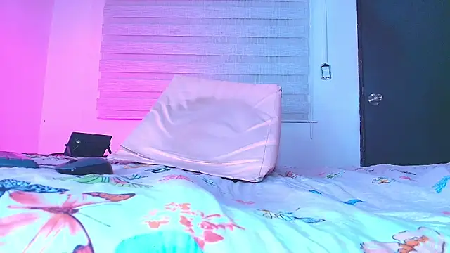 kata hazel online show from 26, 9, 2025