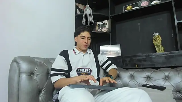 HeellBoy  online show from 7, 10, 2025