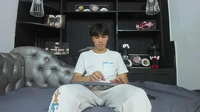 HeellBoy  online show from 14, 10, 2025