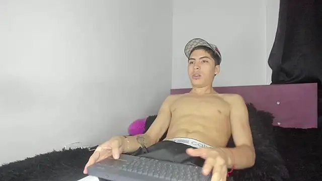 Snapshot of HeellBoy_ chatting on 9, 5, 2026 HeellBoy online show from 9, 5, 2026