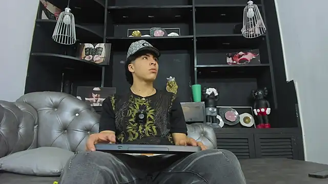 HeellBoy  online show from 15, 10, 2025