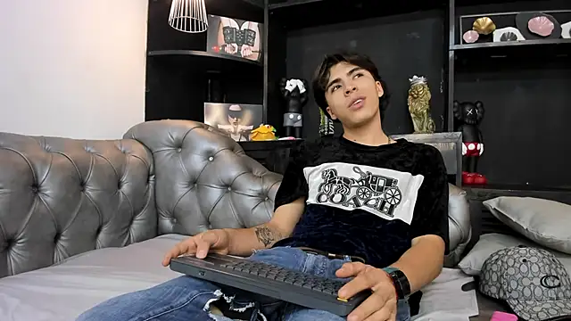 HeellBoy  online show from 19, 11, 2025