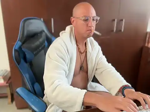 Snapshot of alanan881 chatting on 8, 3, 2025 alanan881 online show from 8, 3, 2025