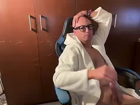 Snapshot of alanan881 chatting on 21, 11, 2025 alanan881 online show from 21, 11, 2025