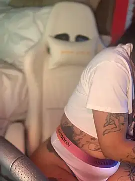 CrownedNyaries online show from 30, 12, 2024