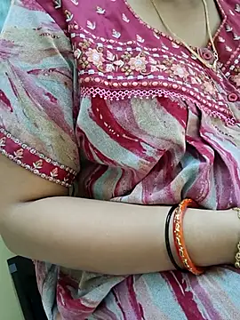 Snapshot of samitasharma chatting on 8, 7, 2026 samitasharma online show from 8, 7, 2026